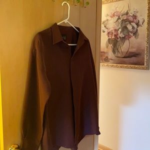 Men’s size large maroon color casual shirt